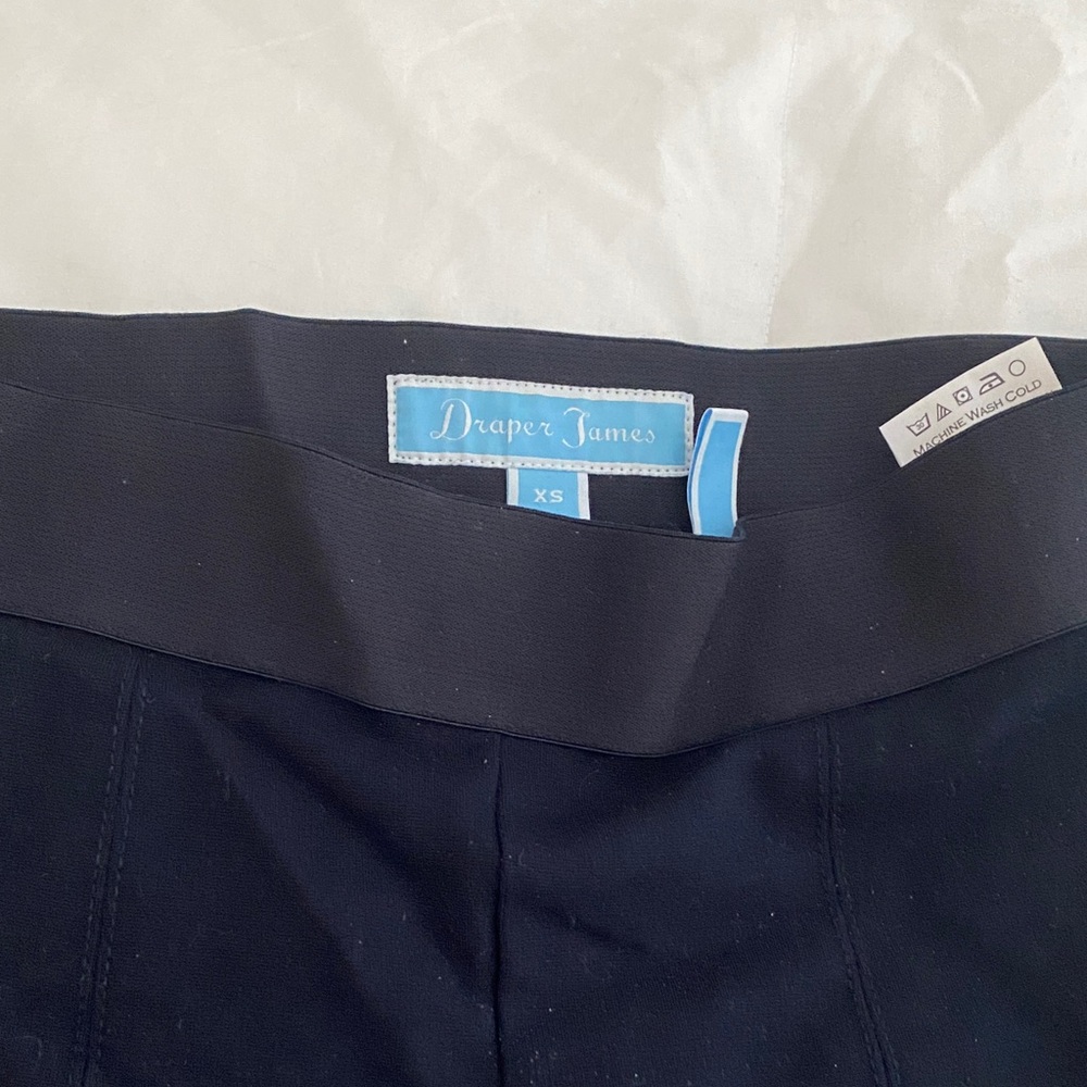 Draper James navy legging pant- dressy with center seam on each leg.